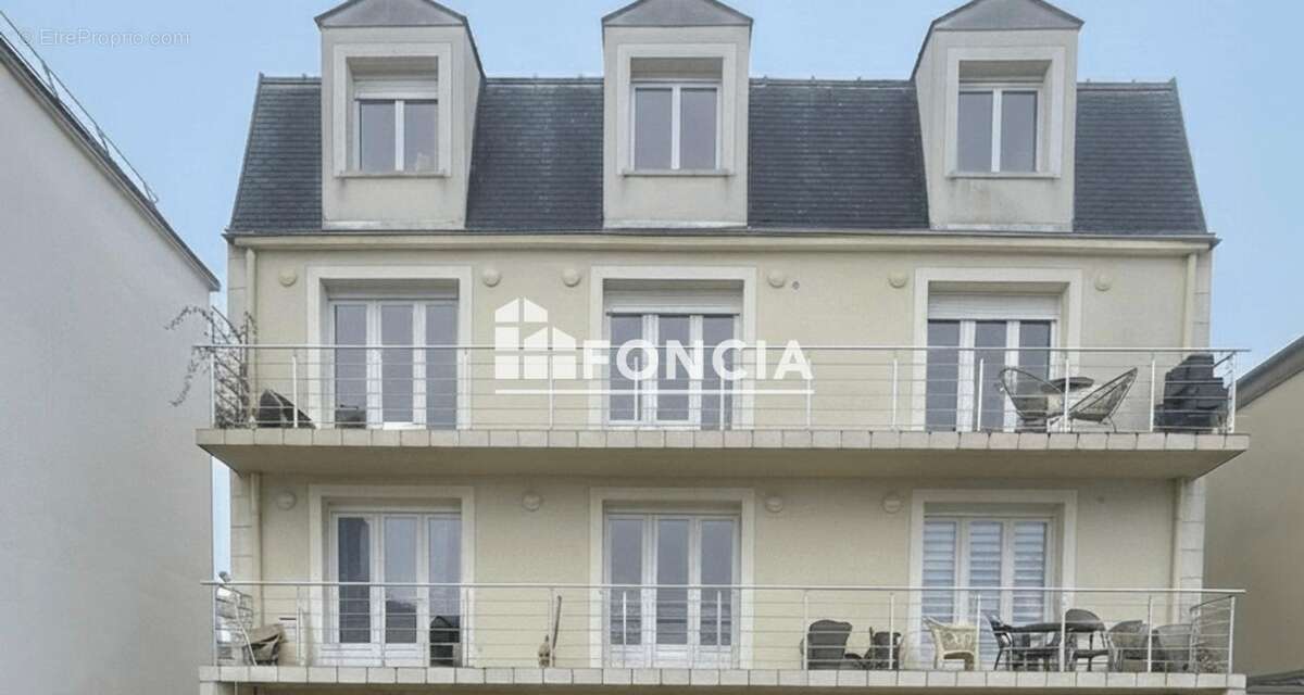 Appartement à SAINTE-GENEVIEVE-DES-BOIS