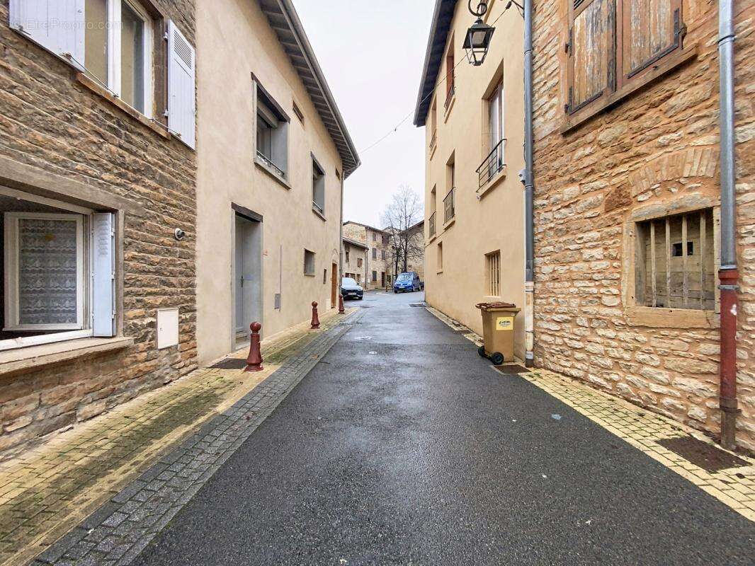 Maison à CHAZAY-D&#039;AZERGUES