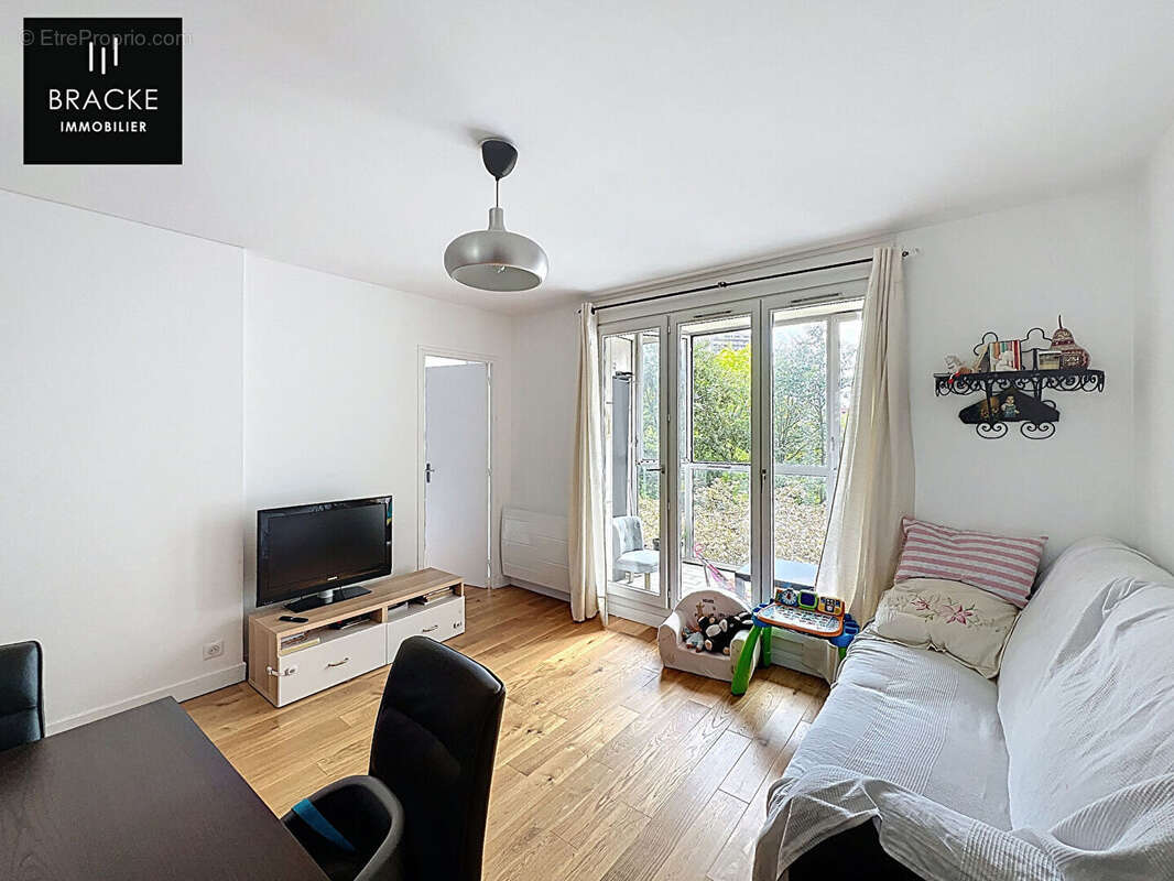 Appartement à COURBEVOIE