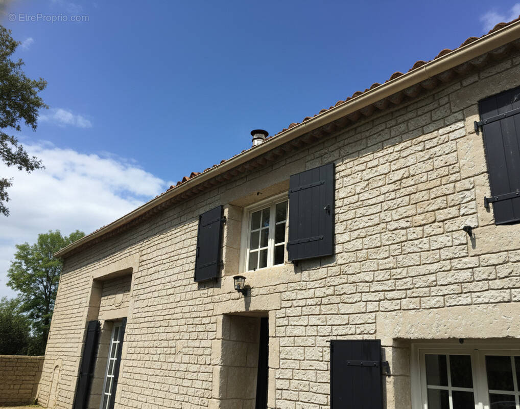 Maison à SAINT-MARTIN-DES-NOYERS