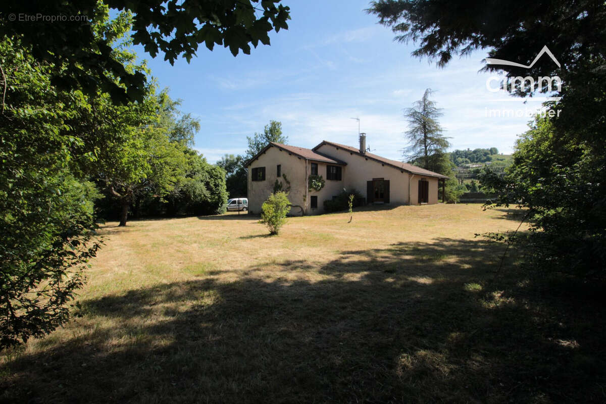 Maison à SAINT-SIMEON-DE-BRESSIEUX