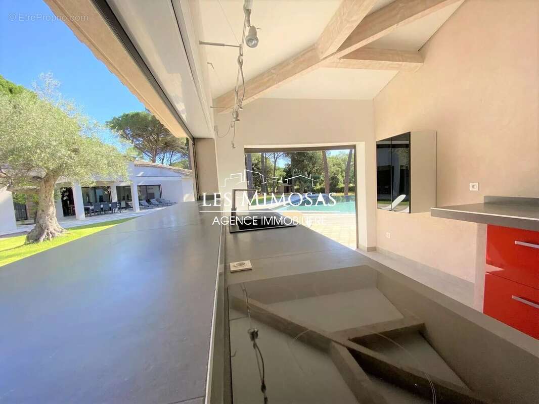 Maison à ROQUEBRUNE-SUR-ARGENS