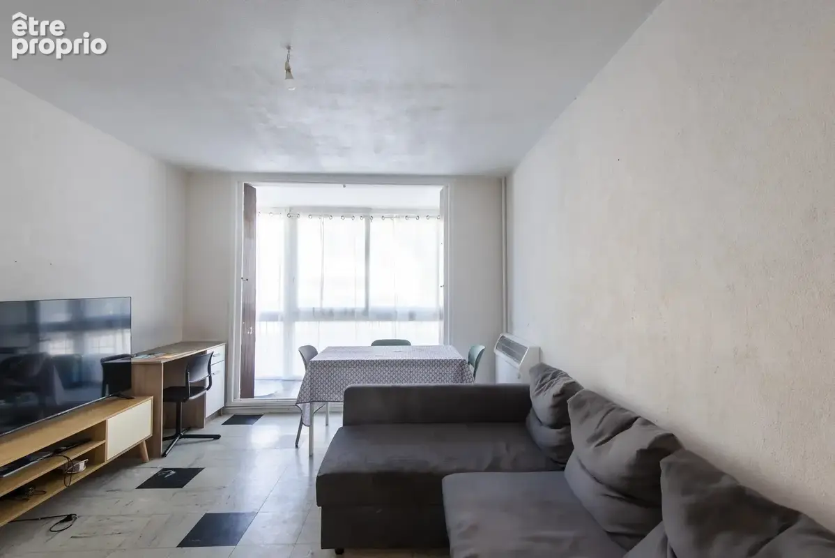 Appartement 3 pièces 62 m² à vendre à Salon-De-Provence (13300) - photo 2