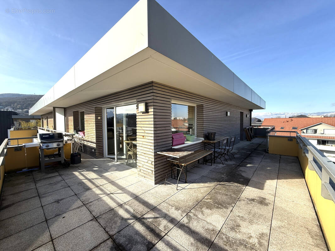 Appartement à VETRAZ-MONTHOUX