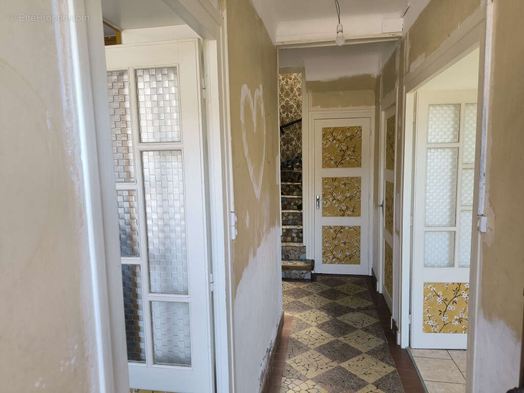 Maison à OUROUX-EN-MORVAN