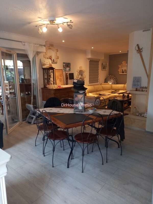 Maison à HOURTIN