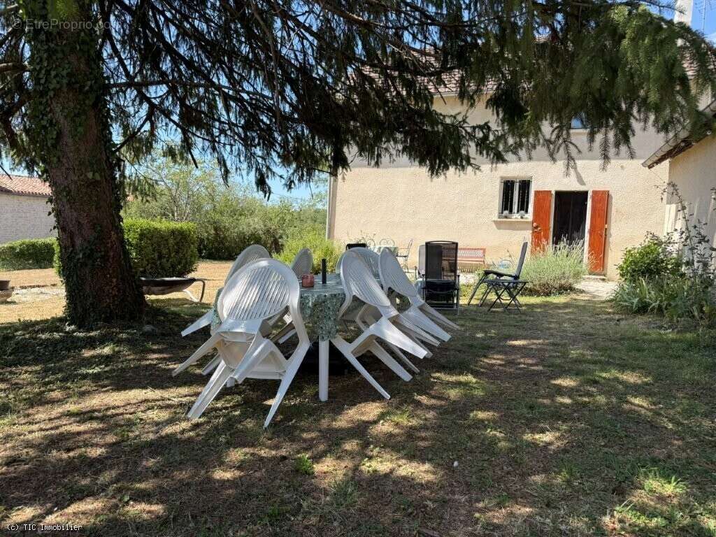 Maison Avec 4 Chambres Et Jardin Clos Sur 1062m² - photo 6