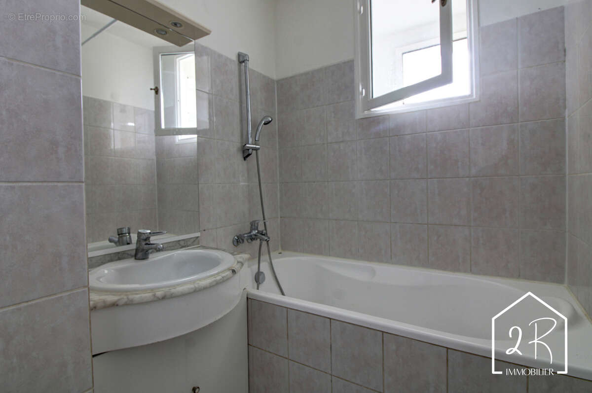 Appartement à MEYZIEU