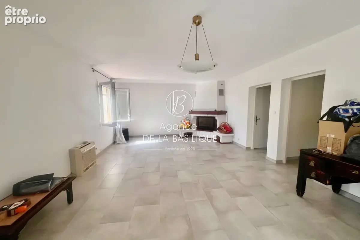 Maison 4 pièces 127 m² à vendre à Saint-Maximin-La-Sainte-Baume (83470) - photo 4