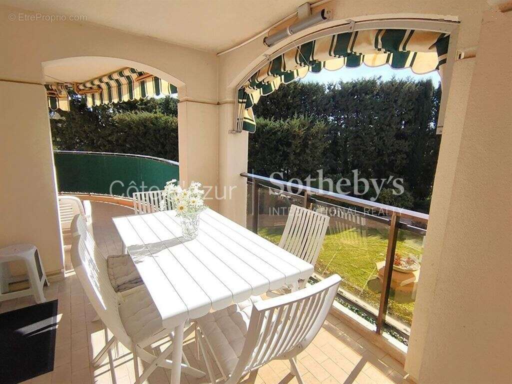 Appartement à MANDELIEU-LA-NAPOULE