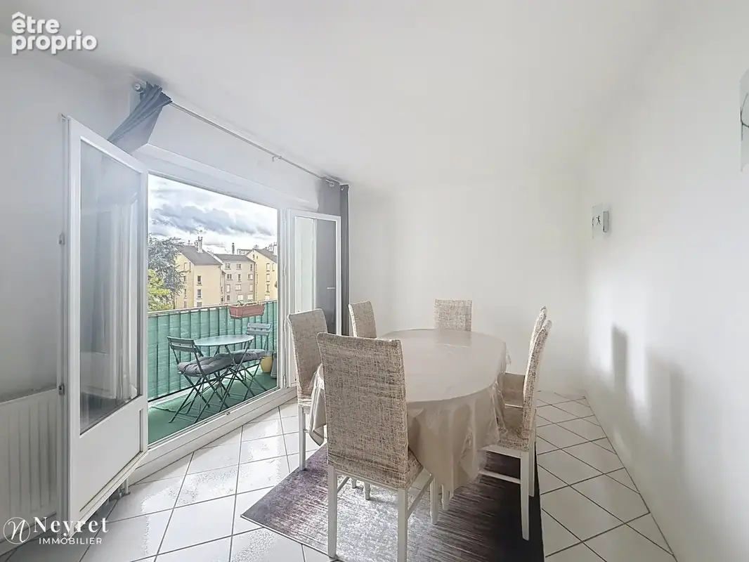 T4 avec garage et balcon chateaucreux - photo 3
