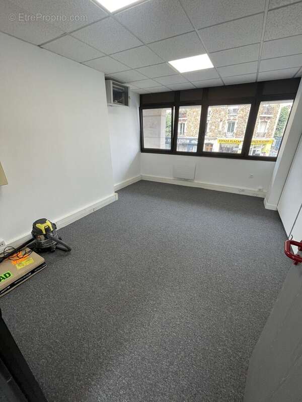 Commerce à COURBEVOIE