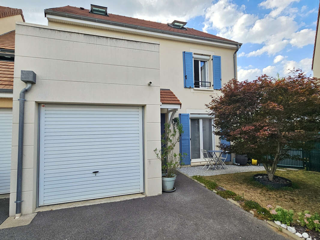 Maison à VILLECRESNES