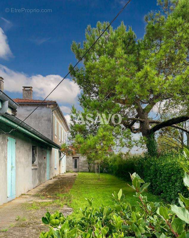Maison à JAU-DIGNAC-ET-LOIRAC