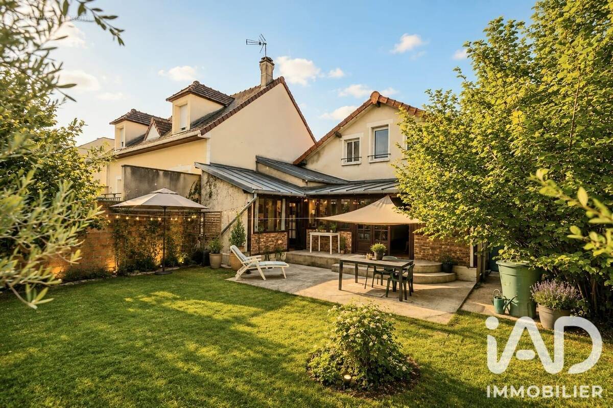 Photo 1 - Maison à SAINT-MAUR-DES-FOSSES