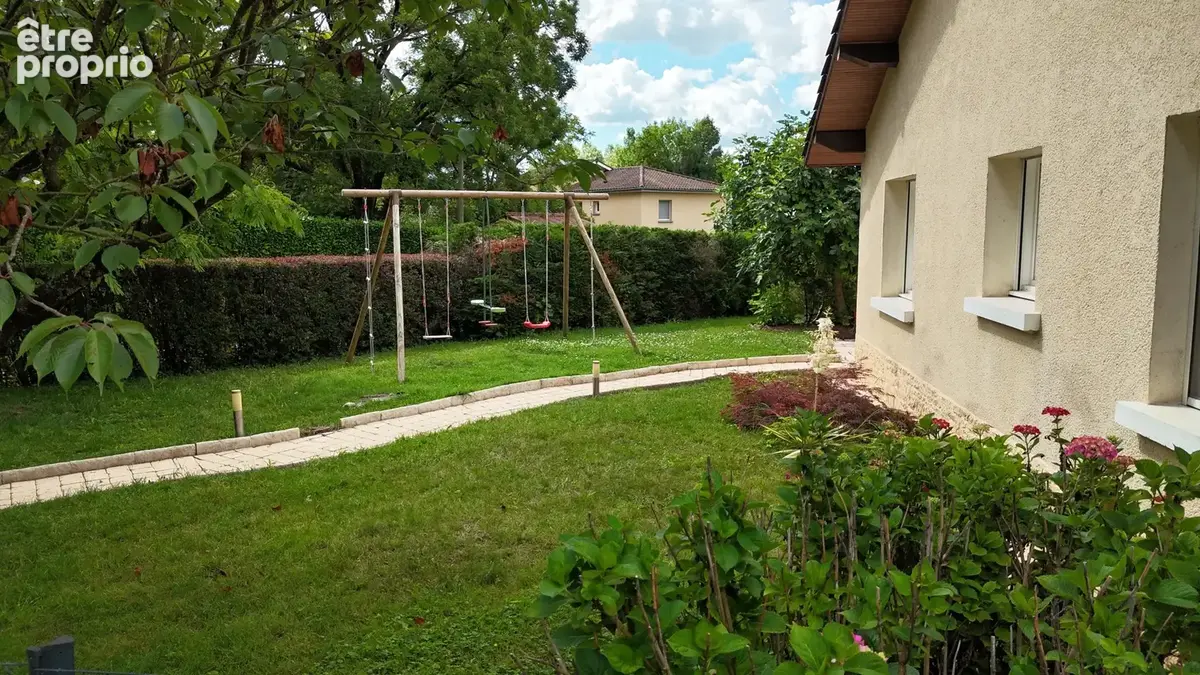 Maison familiale avec piscine   Péronnas - photo 2