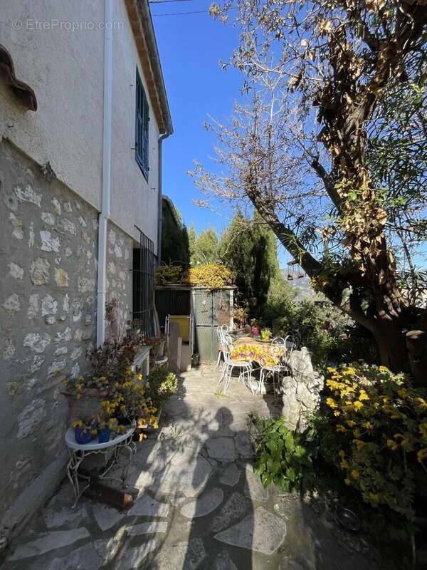Maison à CARROS