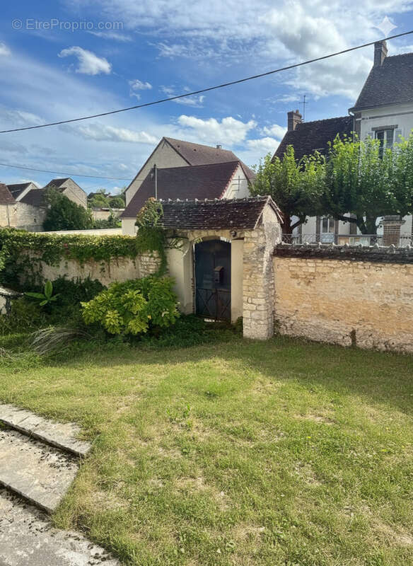 Maison à JOIGNY