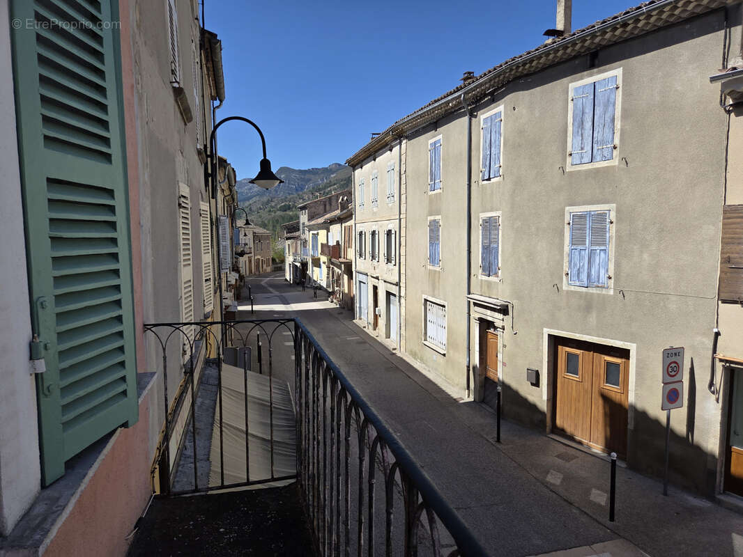 Maison à LA MOTTE-CHALANCON