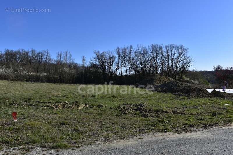 Terrain 1 000 m² à CURSAN (33) - photo 3