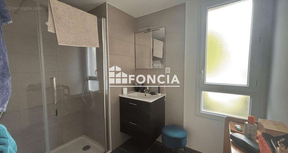 Appartement à AVRILLE