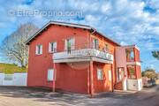 Appartement à NEYRON