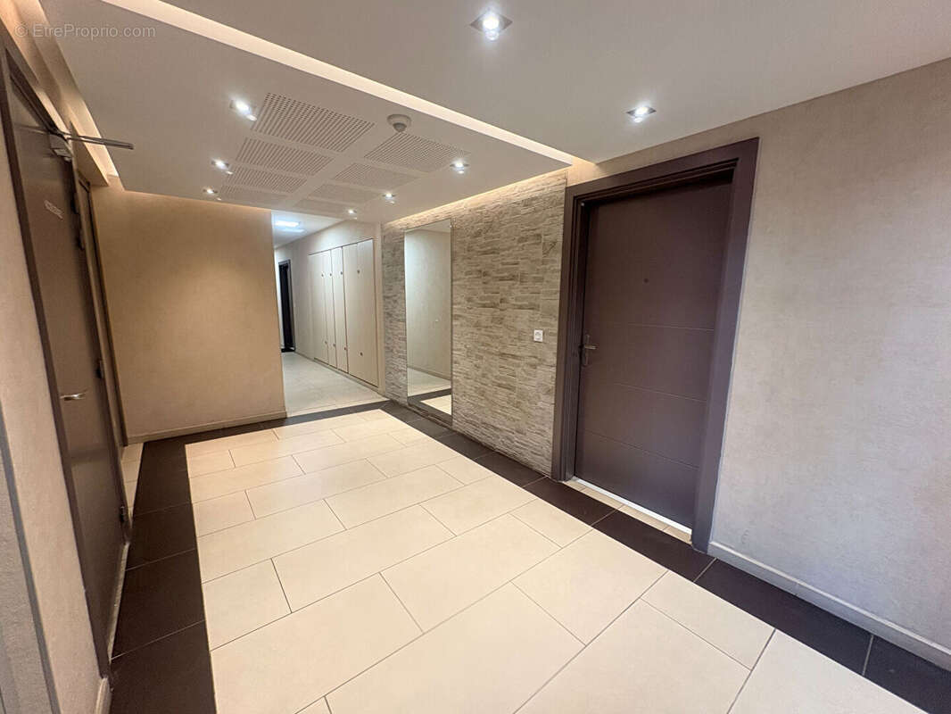 Appartement à PUGET-SUR-ARGENS