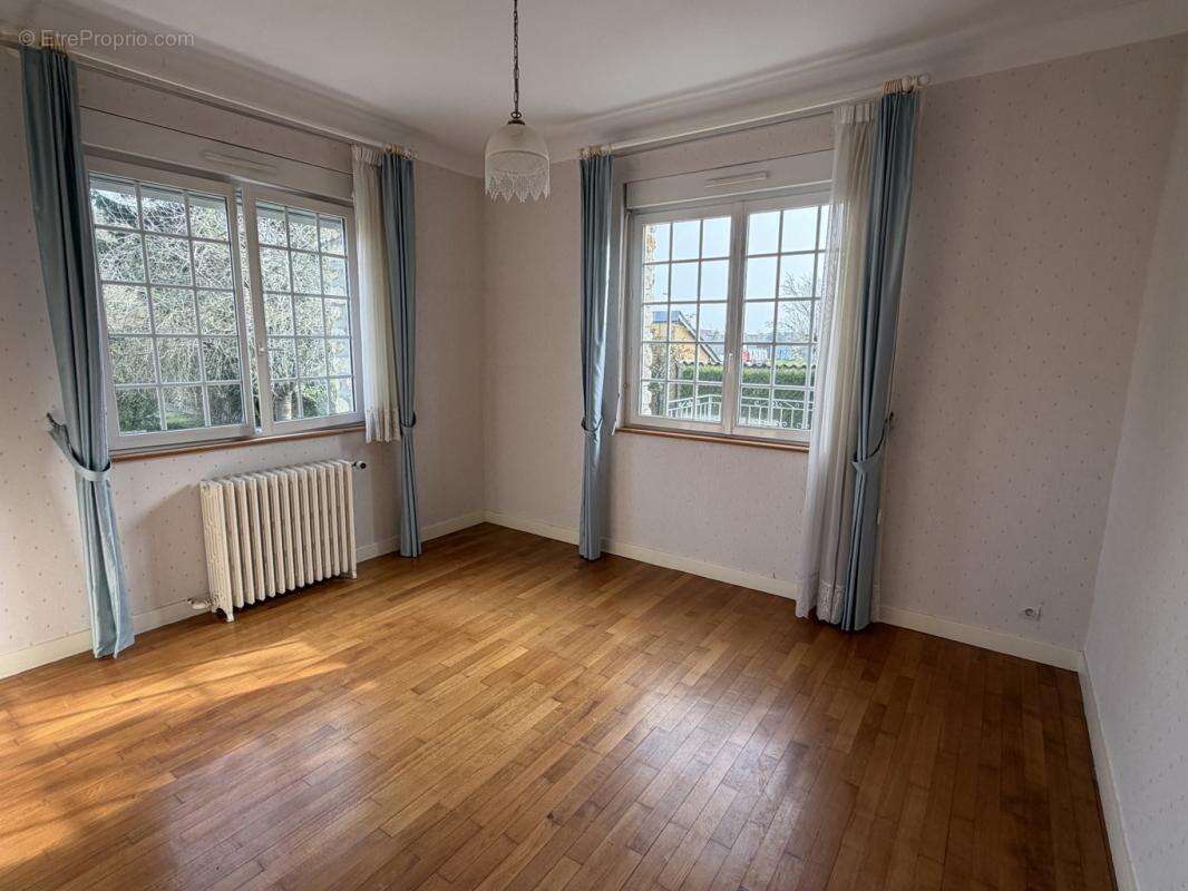 Maison à LA FERTE-BERNARD