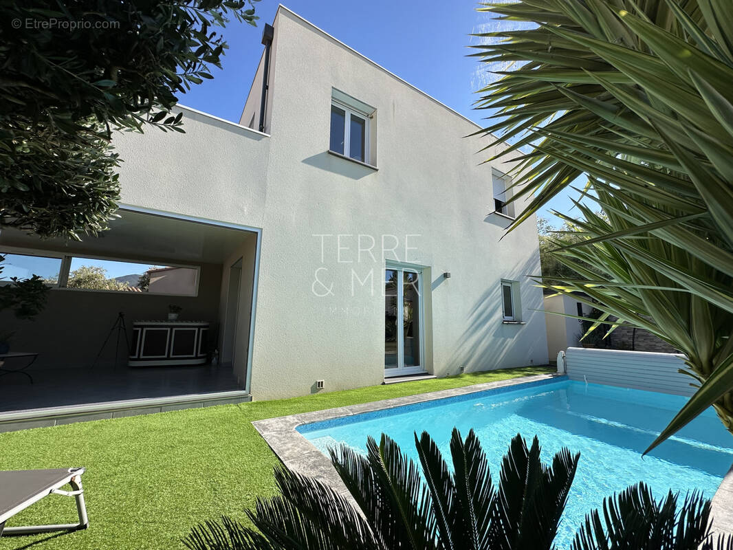 Maison à VILLELONGUE-DELS-MONTS