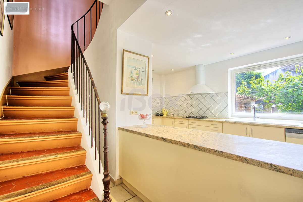 TOULON, Ameniers, superbe maison sur 959m2 de terrain arboré - photo 10