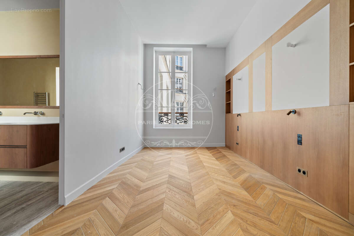 Superbe appartement rénové à Paris 1er ! - photo 15