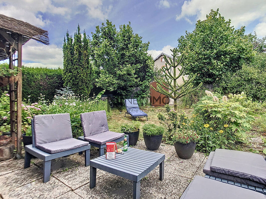 Maison à NEUFCHATEAU