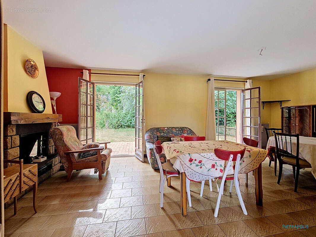 Maison 94 m² à Domarin  - photo 8