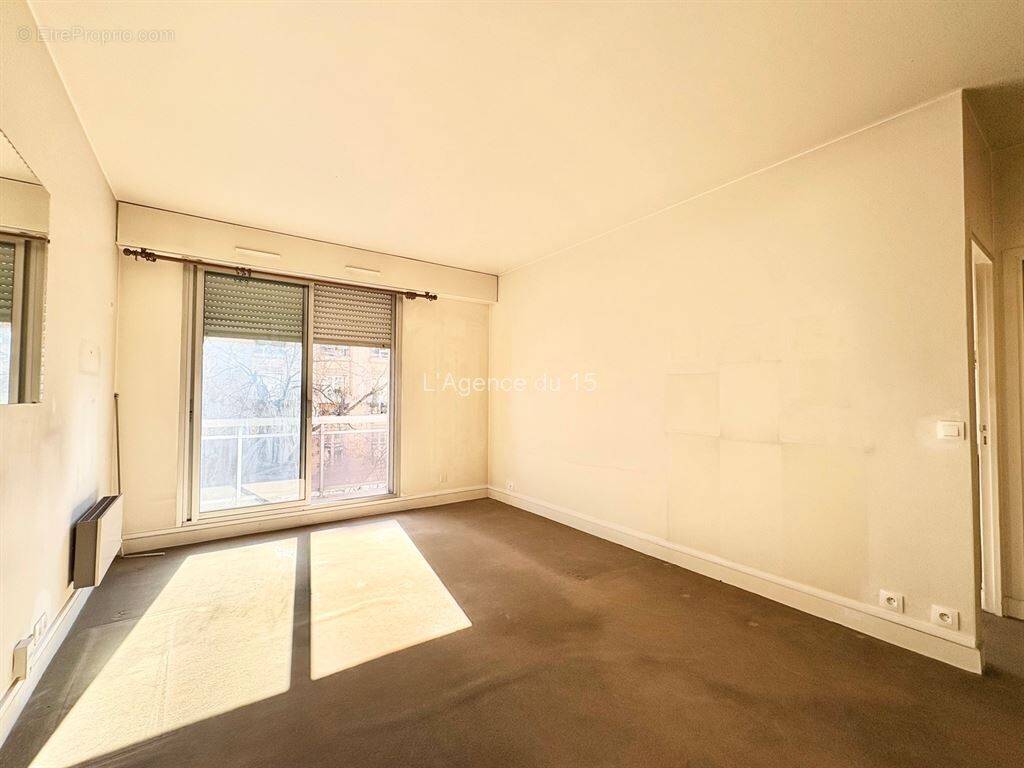 Appartement à PARIS-15E