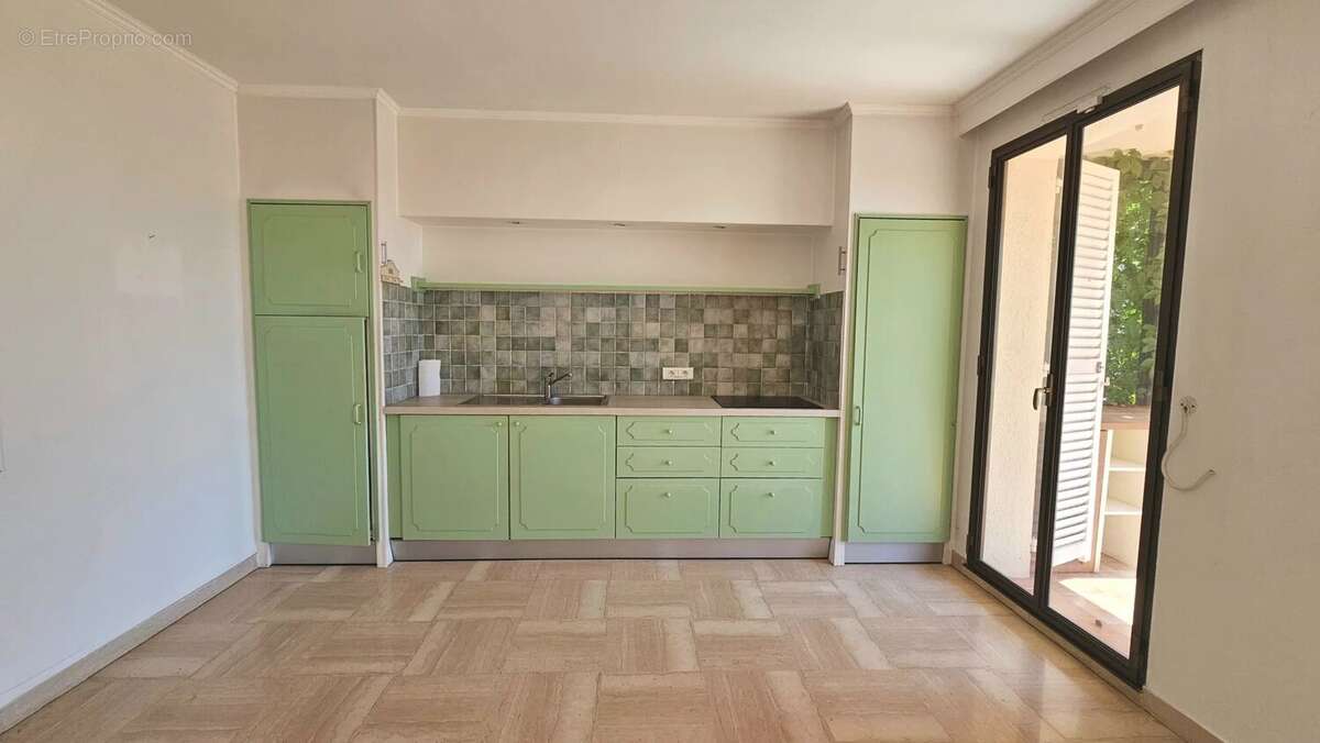 Appartement à VILLENEUVE-LOUBET