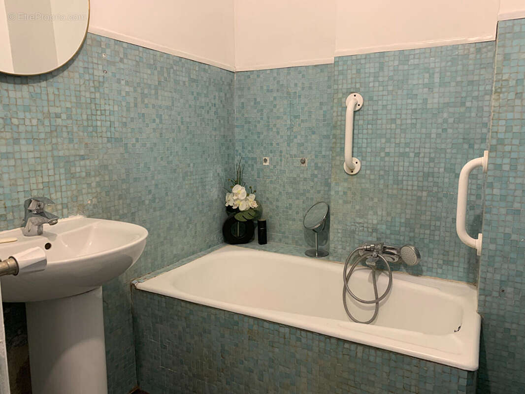 Appartement à PARIS-20E