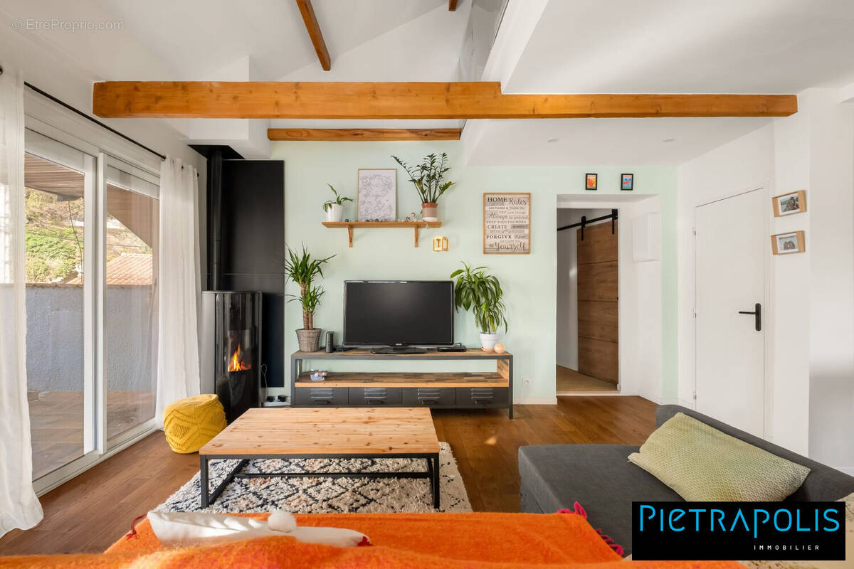 Maison 161 m² à Sainte-Foy-Les-Lyon  - photo 2