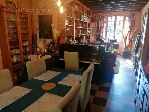 Maison à CIRES-LES-MELLO