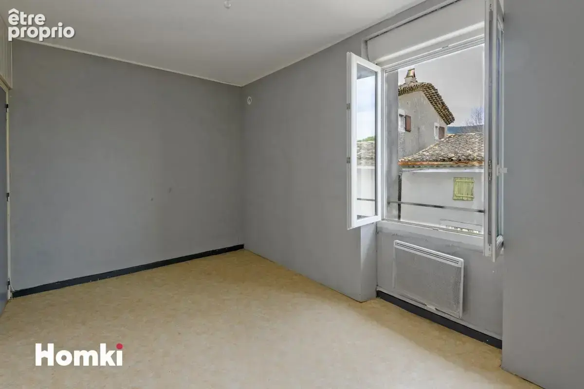 Immeuble de 168m² avec terrain, garages et dépendances sur Saint-Hippolyte-du-Fort - photo 9