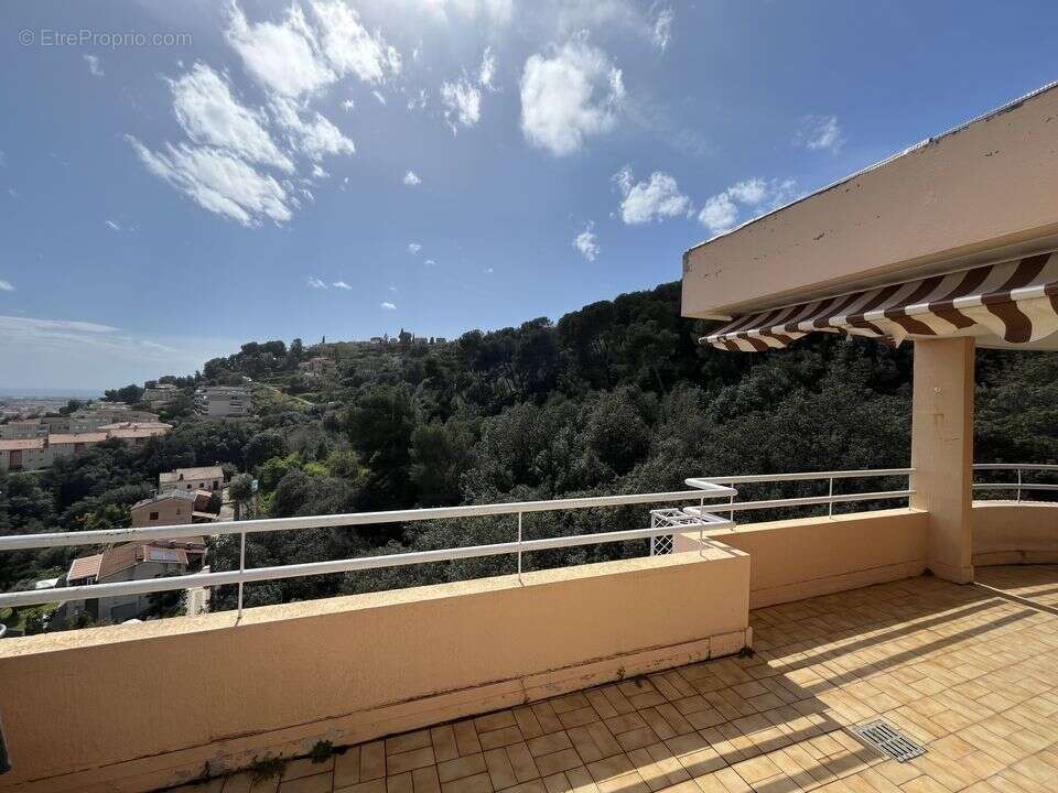 TERRASSE SUD - Appartement à SAINT-LAURENT-DU-VAR