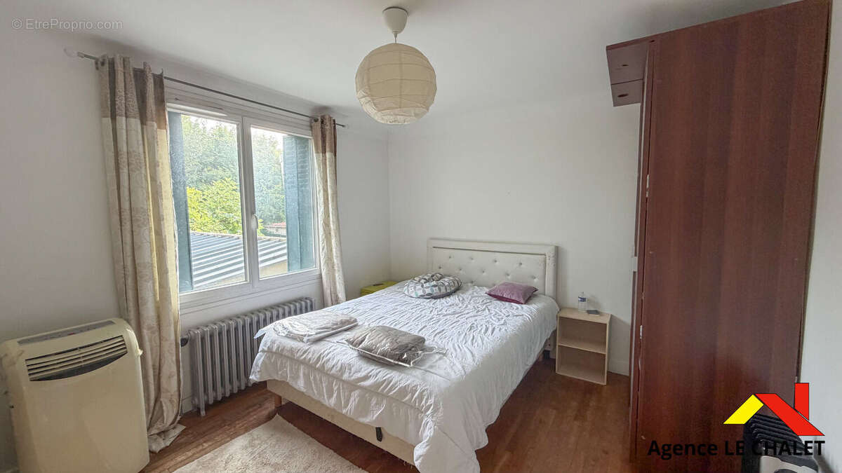 Villeneuve-le-Roi - Maison 5 pièces de 100 m² - 3 chambres + bureau - Hors couloir aérien - photo 5