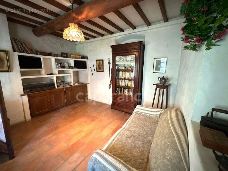 Maison à MEYNES