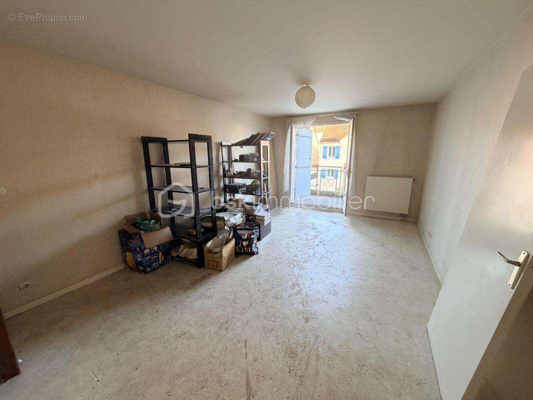 Appartement à SAVIGNY-LE-TEMPLE