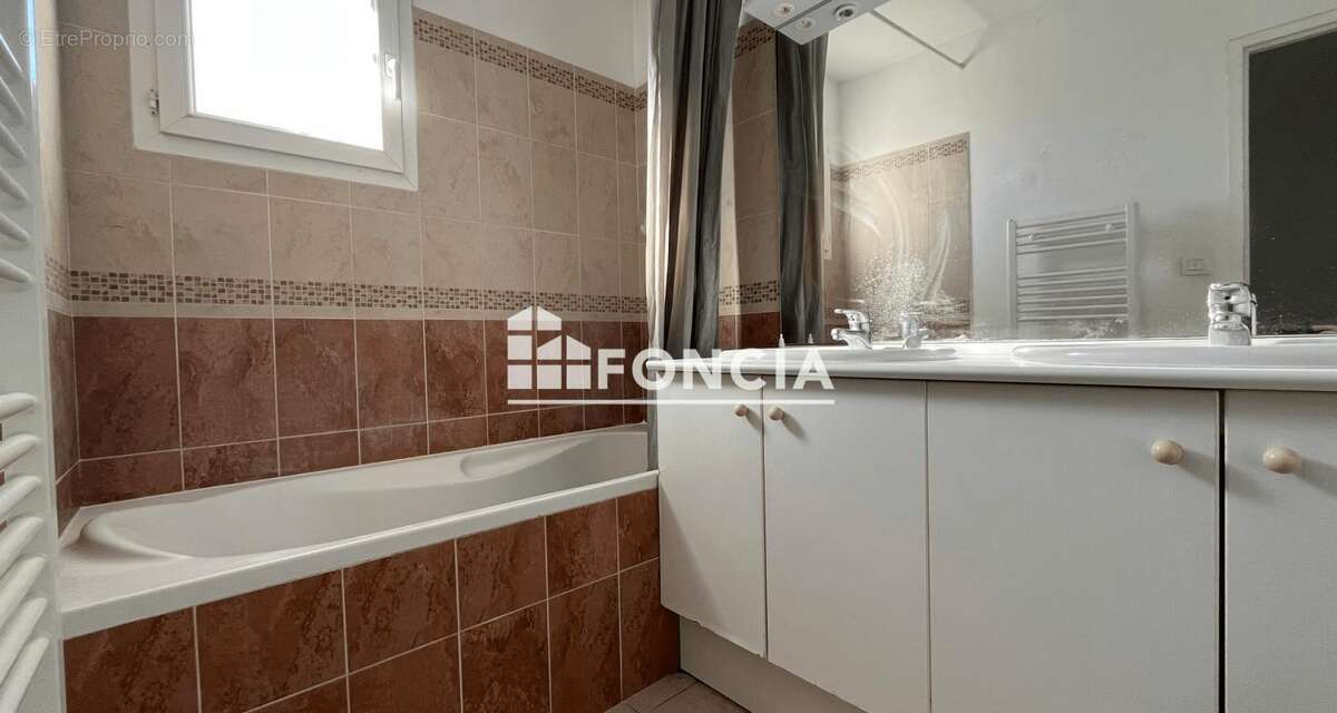 Maison à BOURGOIN-JALLIEU