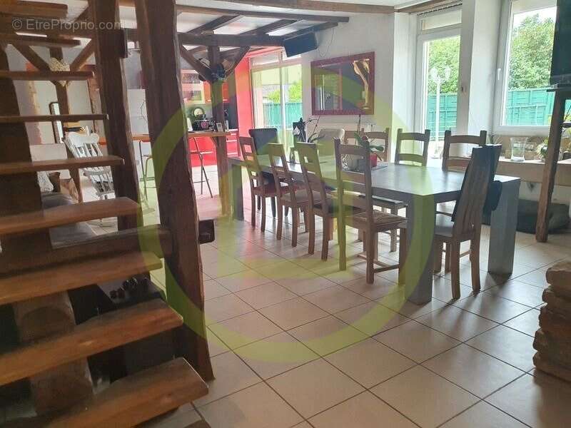 Maison à MONT-LES-NEUFCHATEAU