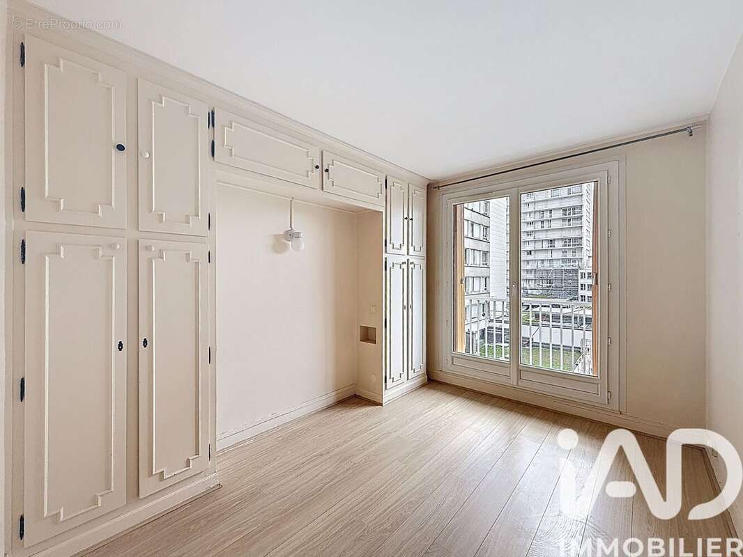 Photo 9 - Appartement à LEVALLOIS-PERRET