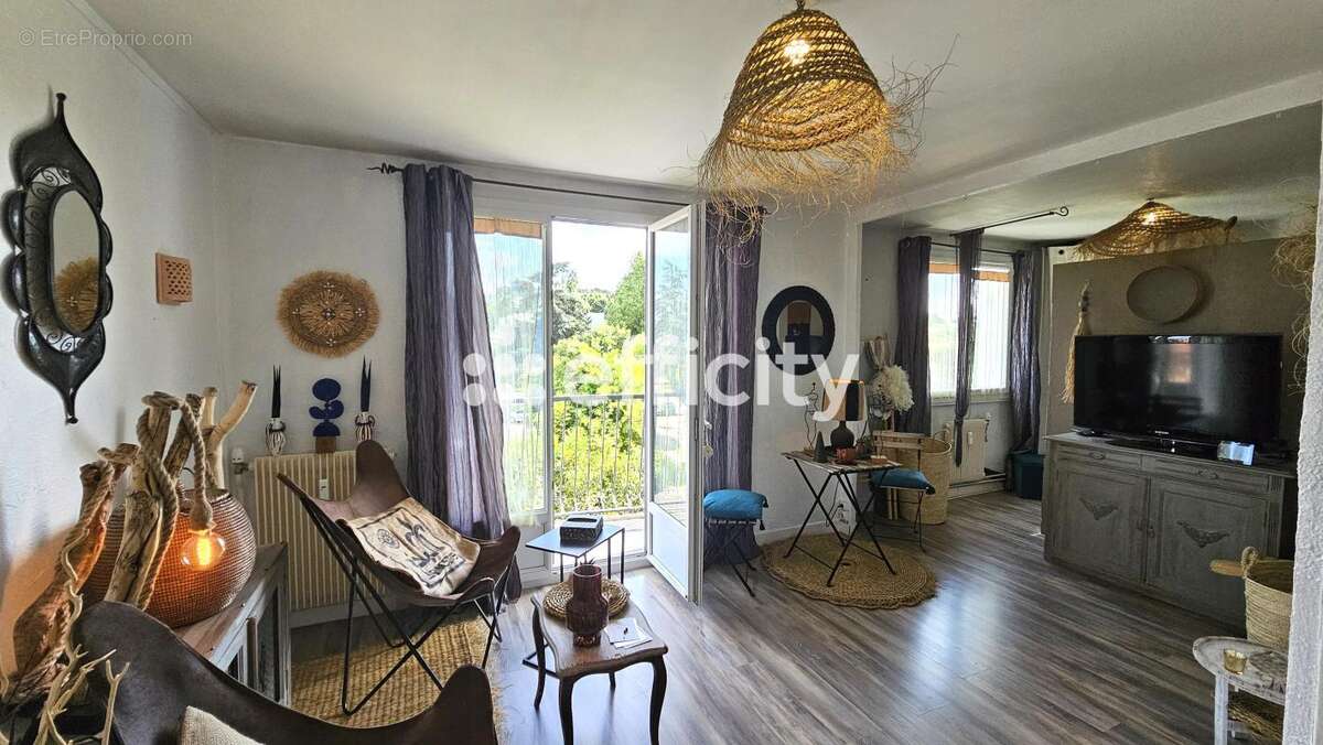 Appartement à LIMAS