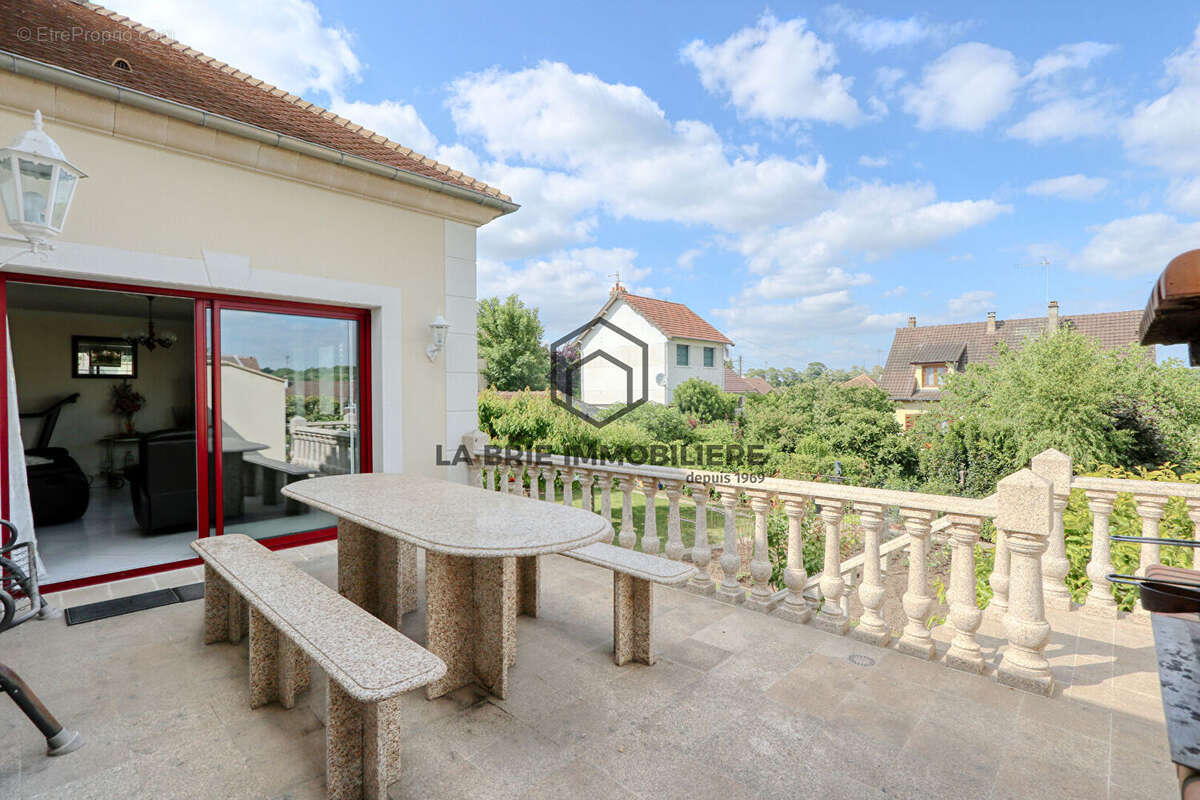 Maison à VILLECRESNES