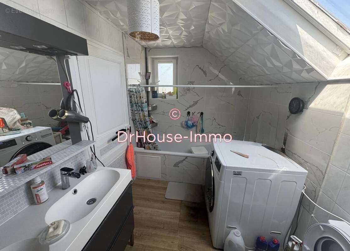 Maison à SAINT-PIERRE-LES-NEMOURS