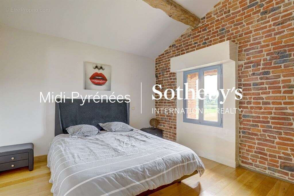 Maison à SAINT-PIERRE-DE-LAGES